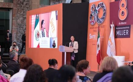 “Soy lo que me enseñaron mis maestros”: Sheinbaum en reunión con profesores del SNTE