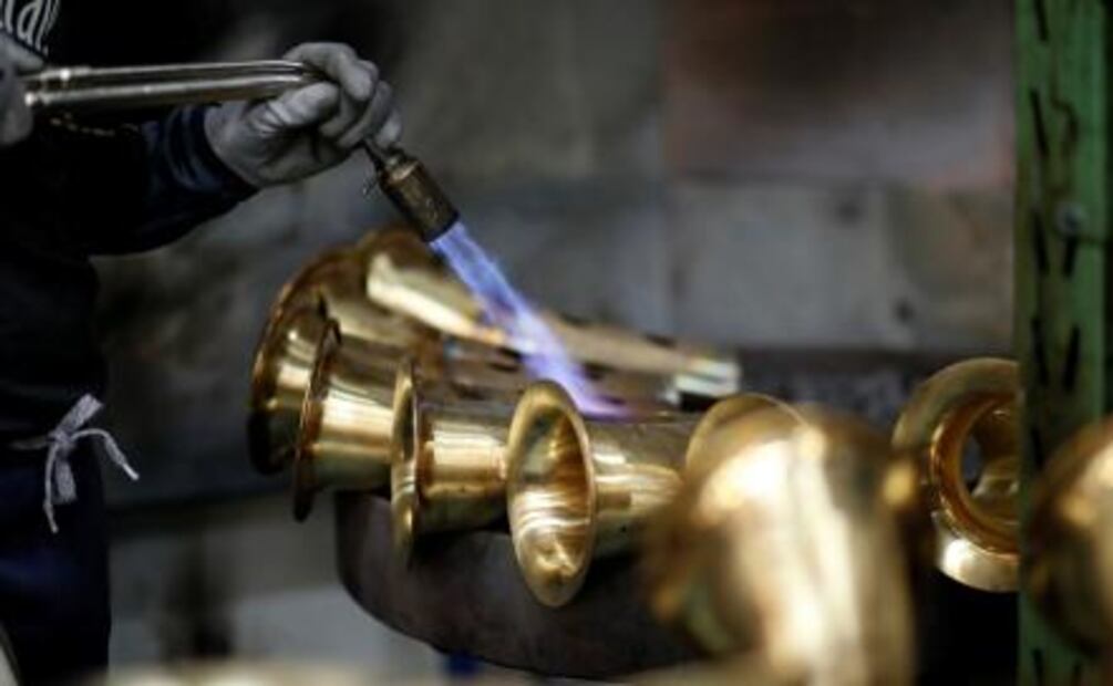 Competencia china fractura a fabricante de saxofones