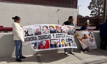 Colectivo se manifiesta en Ciudad Juárez contra liberación del dueño del Crematorio Plenitud; exigen destitución del juez
