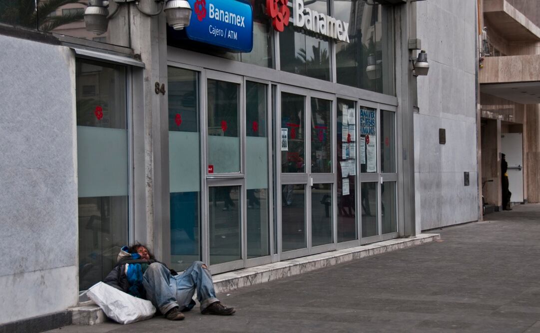 El organismo señaló en un comunicado que los bancos que ofrecen sus servicios dentro de almacenes comerciales y supermercados abrirán al público este día en los horarios tradicionales, pese a ser un día festivo. FOTO: EL UNIVERSAL