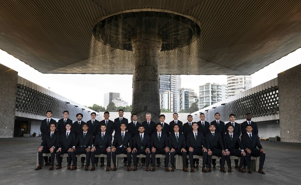 La fotografía de la Selección Mexicana en La Sombrilla del Museo de Antropología. FOTO: Especial