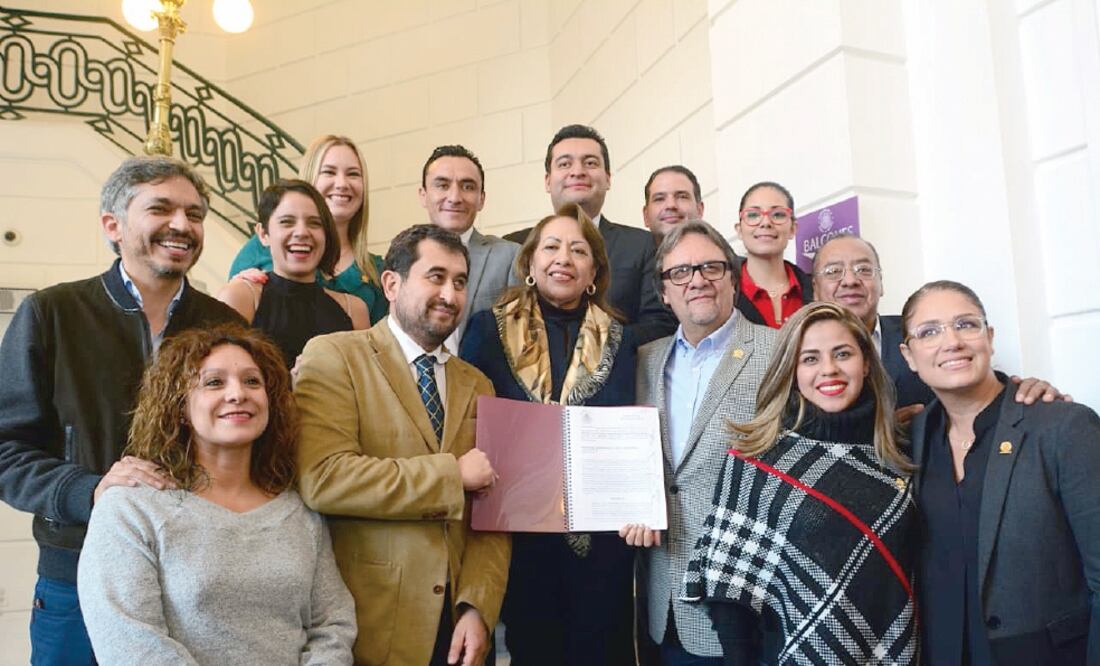 La aprobación de la nueva ley se realizó en presencia de damnificados, así como de padres del Colegio Enrique Rébsamen (ESPECIAL)