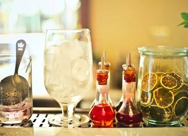 Conoce qué son los bitters y cómo se preparan