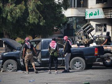 Saqueos, incendios y cadáveres en el sur de Siria, pese a tregua; EU exige al gobierno sirio poner fin a la violencia