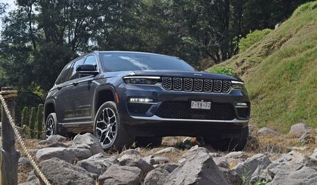 A prueba: Jeep Grand Cherokee Summit 2022, entre el lujo y la aventura