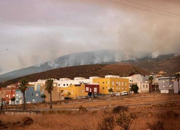 Incendio en isla española de Tenerife sigue sin control