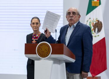 Pablo Gómez expone en la mañanera el Fobaproa; entrega documento para desmentir a Zedillo