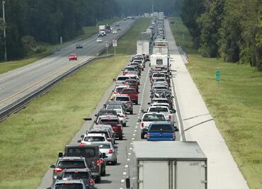 Éxodo masivo y contra reloj en Florida ante la llegada de "Irma"
