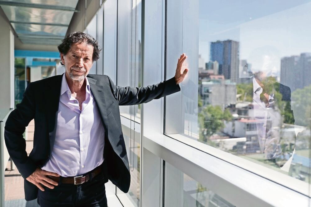 Para escribir su nuevo libro, Jorge Zepeda Patterson viajó a Francia para vivir el mundo del ciclismo del Tour de Francia (IVÁN STEPHENS. EL UNIVERSAL)