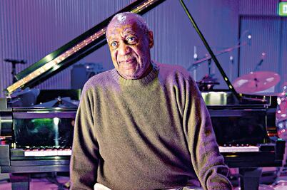 Cosby gana batalla en su juicio por acoso