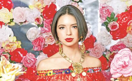 Ángela Aguilar presume el regalo de Chente