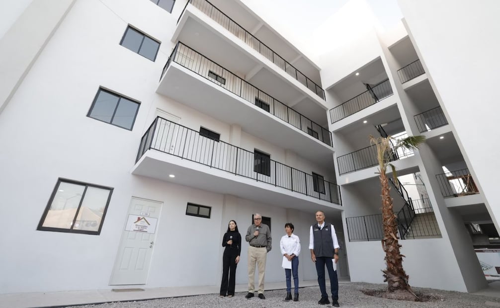 Entregan primeras 40 viviendas del Bienestar en Sinaloa; administración de Rubén Rocha ha entregado más de 30 mil títulos de propiedad.
Foto: Especial.