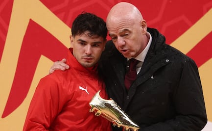 Brahim Díaz recibió entre lágrimas el galardón como máximo goleador de la Copa Africana