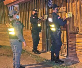 AL, de fiesta eterna, se rebela ante confinamientos