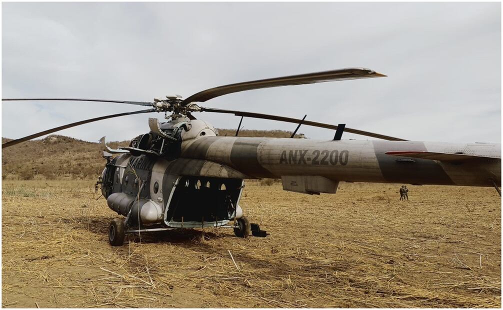 Realiza aterrizaje de emergencia un helicóptero de Marina en Sinaloa. Foto: Especial