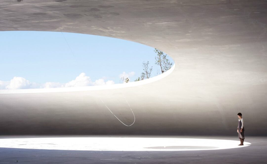 Teshima, es una inmensa construcción blanca de líneas curvas donde impera el silencio. (Foto: Museo Teshima)