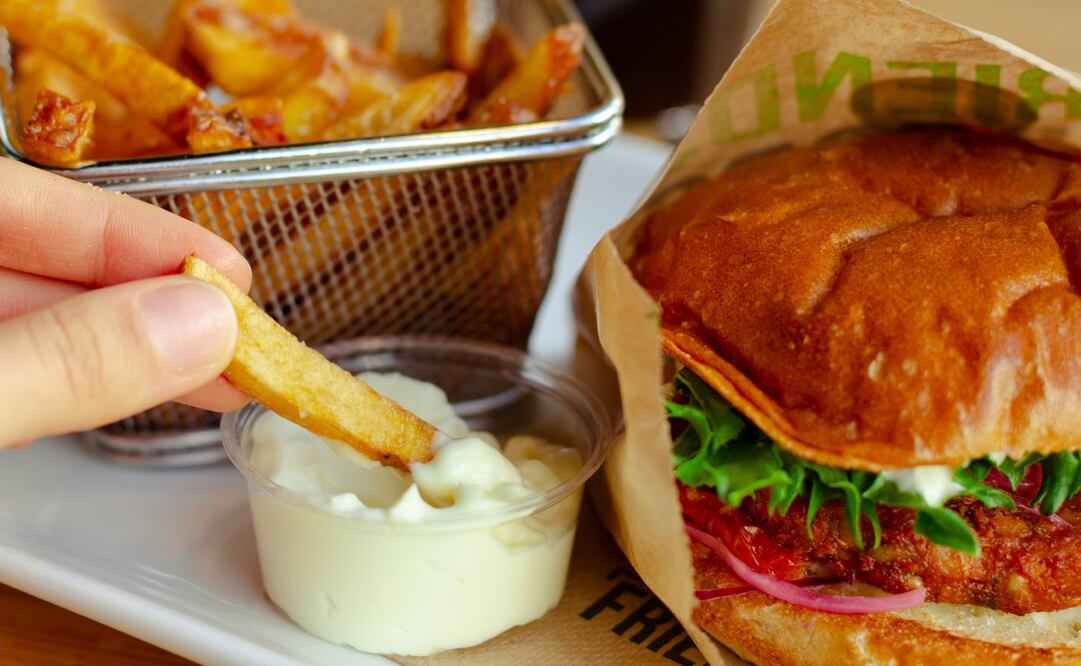 La mayonesa es poco saludable, por lo que debe comerse con moderación. Imagen: Unsplash