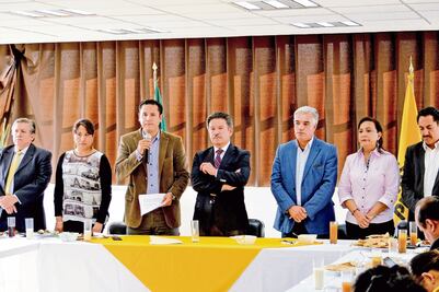 Esperan grandes retos al nuevo líder del PRD