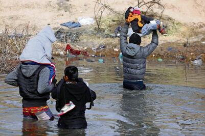 Entra en vigor ley de Texas que eleva sentencias para condenados por tráfico de migrantes