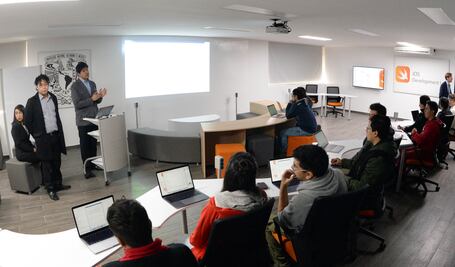 Alumnos de la UNAM crearán apps en laboratorio donado por Apple