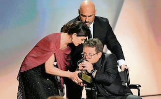 Micahel J. Fox recibe el Emmy por el papel de su vida 