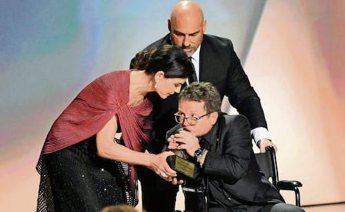 Micahel J. Fox recibe el Emmy por el papel de su vida