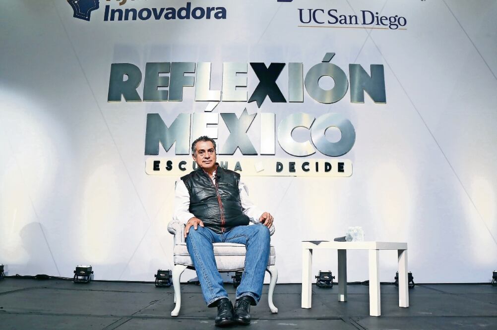 El candidato presidencial independiente Jaime Rodríguez Calderón El Bronco durante un foro en Tijuana, organizado por asociaciones civiles. Foto: CORTESÍA