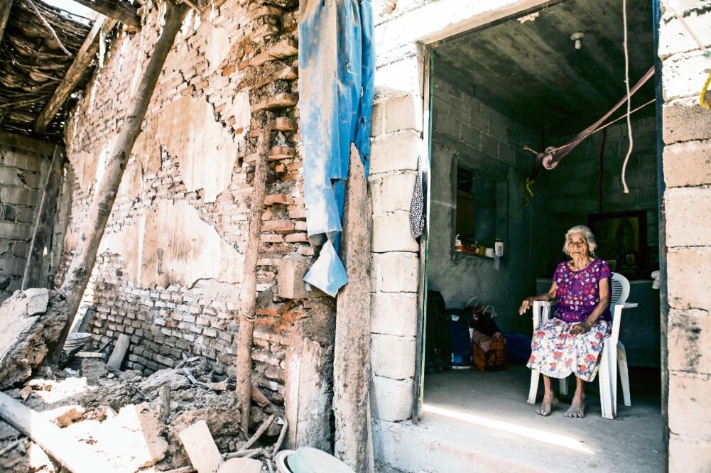 Oaxaca fue uno de los estados más afectados por los dos temblores de septiembre, principalmente en la población de menos recursos, lo que ha acentuado el nivel de pobreza en la entidad (ARCHIVO. EL UNIVERSAL)