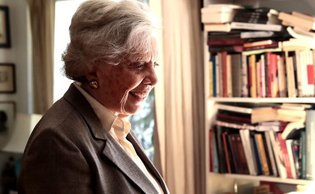 Elena Poniatowska recuerda a su amigo Sergio Pitol. Foto: Alejandro Acosta / Archivo EL UNIVERSAL