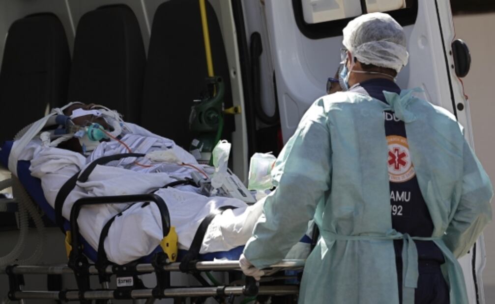 Covid-19: Anticuerpos por variante sudafricana protegen de otras cepas, según expertos