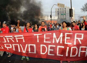 Al menos cuatro detenidos en protestas de apoyo a Rousseff