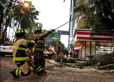 Activan alerta amarilla por vientos fuertes en 11 alcaldías de la CDMX; autoridades recomiendan no subir a azoteas o andamios