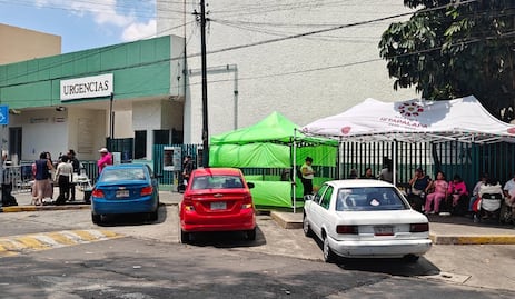 "Esto es lo más difícil, esperar y esperar"; familias acompañan a víctimas de la explosión en Iztapalapa