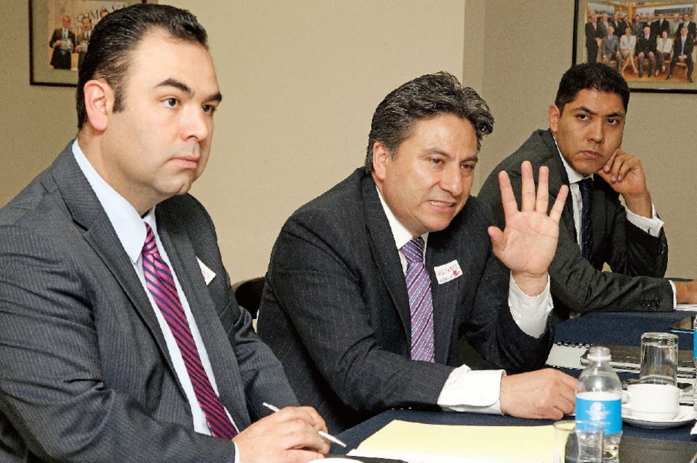 El consejero presidente del Instituto Electoral de la Ciudad de México, Mario Velázquez, durante el taller sobre la elección de la Constituyente, en EL UNIVERSAL (ARCHIVO EL UNIVERSAL)