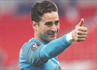 Guillermo Ochoa, entre los porteros con mejores atajadas en Europa League