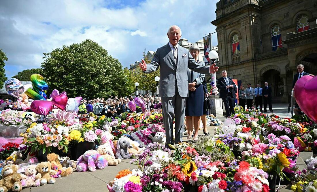 Rey Carlos III se reúne con las familias afectadas del ataque en Southport. Foto: AP
