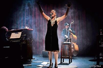 Una mirada al pasado con vivencias y canciones