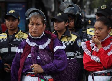 Manifestaciones hoy CDMX: Indígenas otomíes por vivienda digna y feministas contra criminalización del consumo de marihuana