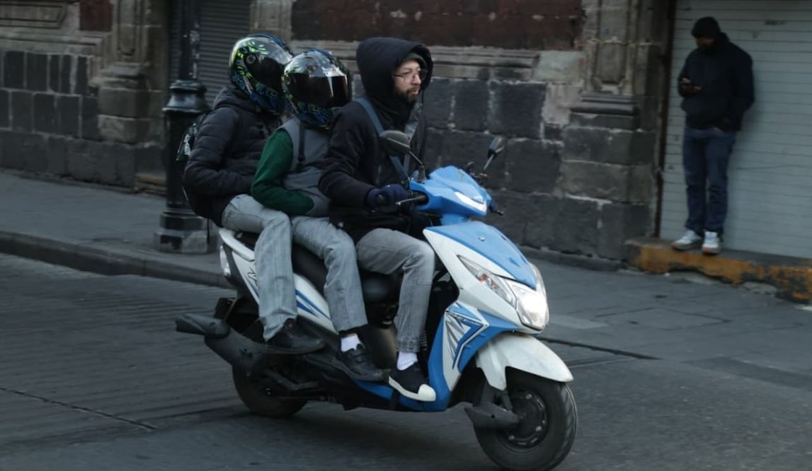 Frío, continúan las bajas temperaturas en la capital del país. FOTO: CARLOS MEJIA/EL UNIVERSAL