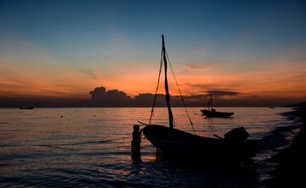 Atienden a náufrago luego de ser rescatado en Acapulco