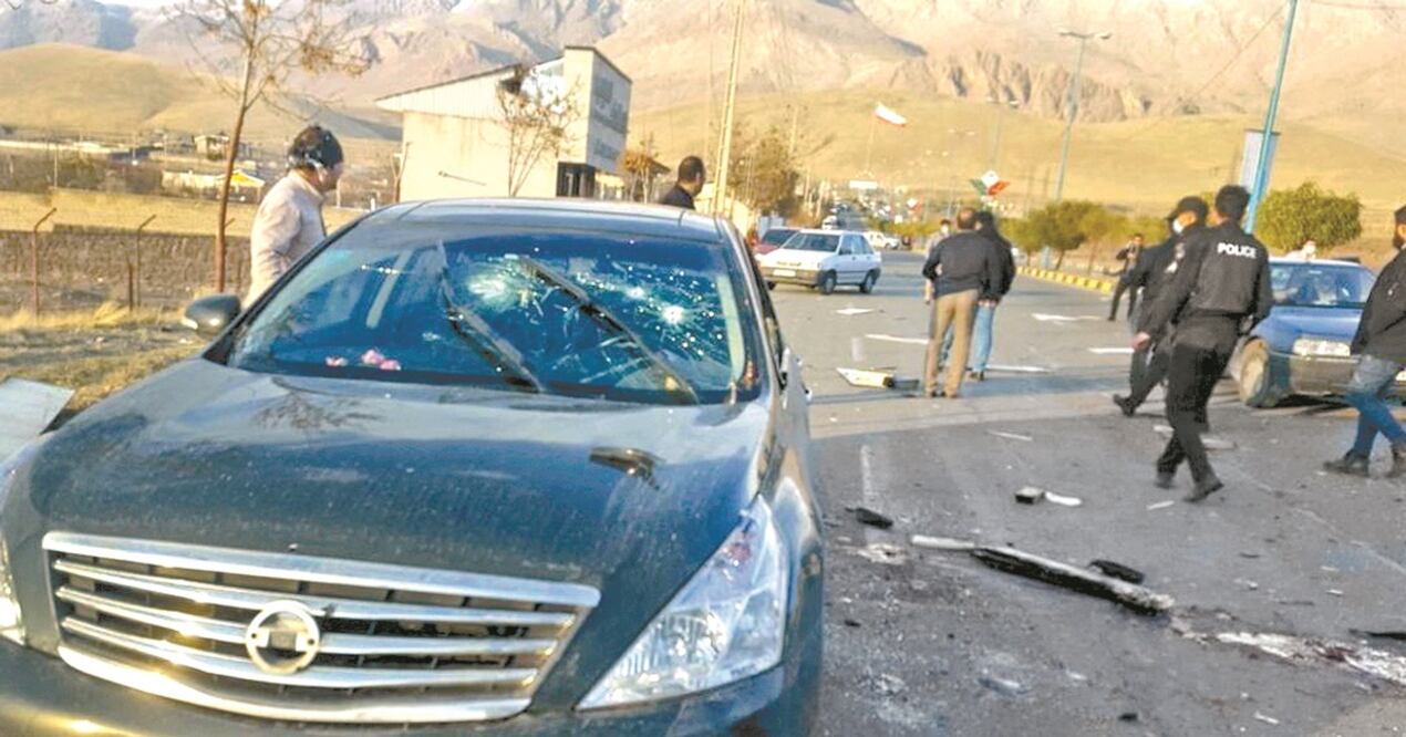 Lugar donde ayer fue asesinado Mohsen Fajrizadeh, científico de Irán, cerca de Teherán. Foto: SERGEY DOLZHENKO. AP
