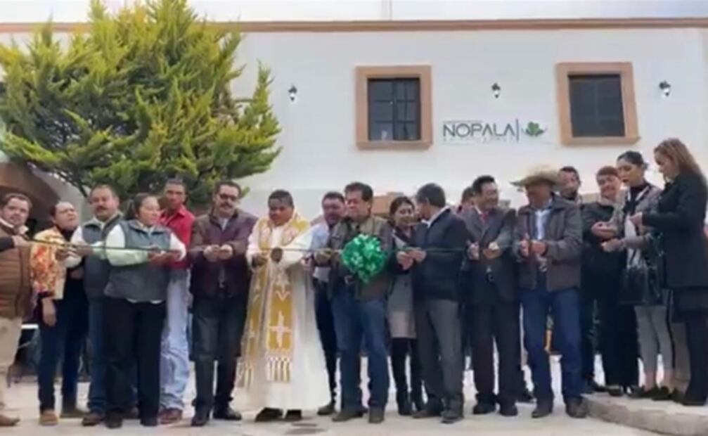 Con misa y banda, inauguran palacio municipal en Hidalgo