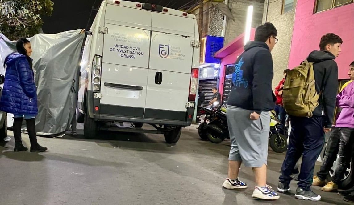 Ataque armado en barbería de Iztapalapa; un muerto y un herido tras irrupción de sujetos armados. Foto: Valente Rosas