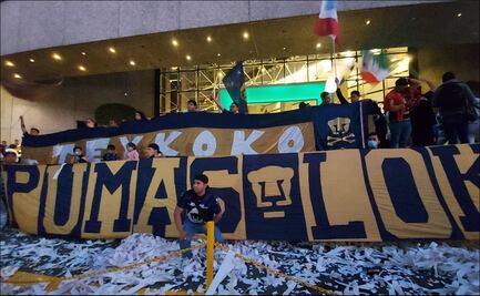 Pumas recibe serenata de su afición previo a la final de Concachampions