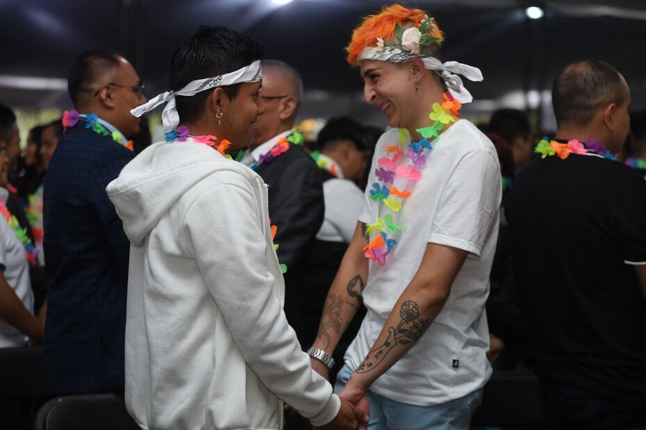 Está tarde se llevó a cabo la Jornada de Matrimonios Colectivos LGBTTTIQ+ . (Foto:
Yaretzy M. Osnaya | EL UNIVERSAL)