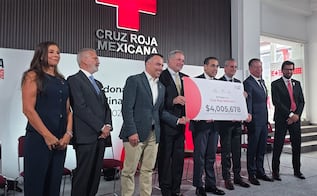Banco Azteca entrega más de 4 millones de pesos a Cruz Roja Mexicana para contribuir al fortalecimiento de la organización humanitaria