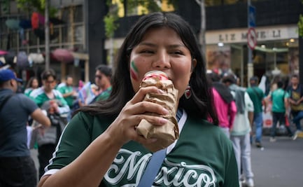 Pese a Ley Seca, comerciantes ambulantes venden alcohol en calles del Centro Histórico de CDMX; "el que compró, compró", dicen aficionados