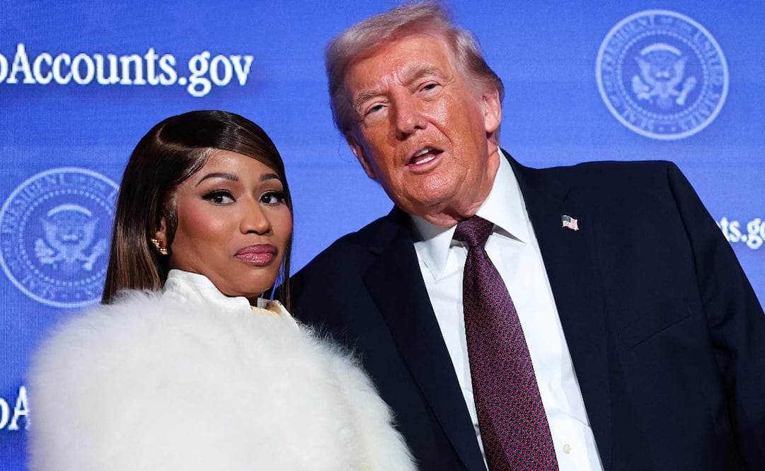 La cantante Nicki Minaj junto al presidente estadounidense Donald Trump durante su discurso durante la Cumbre de Cuentas Trump, el miércoles 28 de enero. Foto: WIN MCNAMEE / GETTY IMAGES NORTH AMERICA / Getty Images via AFP.