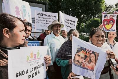 Iglesia convoca a protestas contra matrimonios gay 