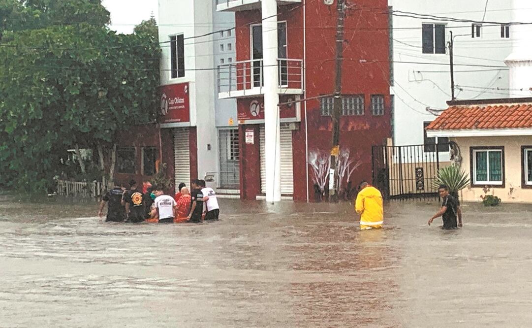 Inundaciones provocadas por el paso del huracán. Foto: CORTESÍA